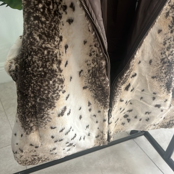 Beautiful Reversible Vest - Picture 6 of 12